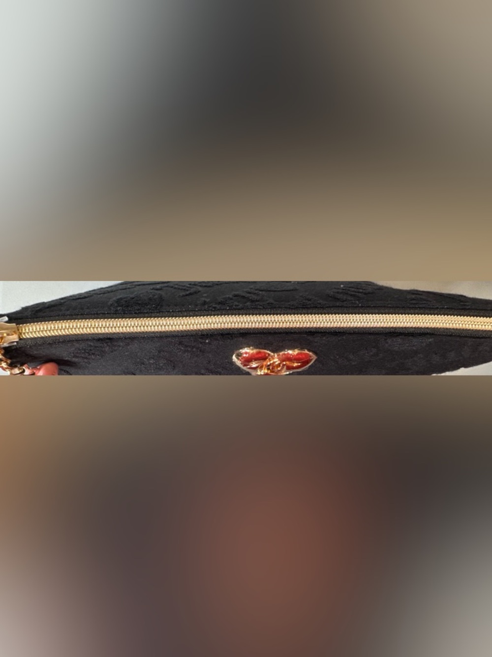 Juicy Couture Black velour Logo Zip Pouch with Gold Heart Accent Terry cloth - Picture 3 of 4